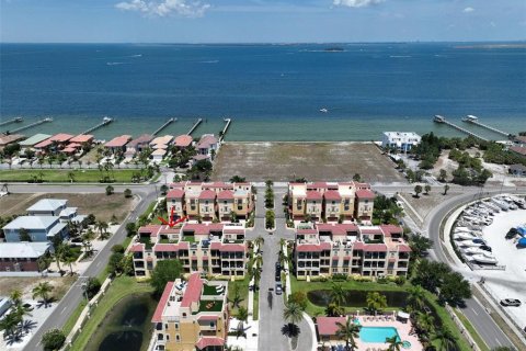 Townhouse in Apollo Beach, Florida 3 bedrooms, 256.69 sq.m. № 1609405 - photo 2