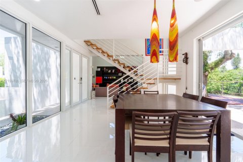 Casa en alquiler en Palmetto Bay, Florida, 3 dormitorios, 226.31 m2 № 2424446 - foto 11