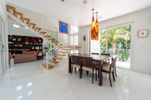 Casa en alquiler en Palmetto Bay, Florida, 3 dormitorios, 226.31 m2 № 2424446 - foto 13