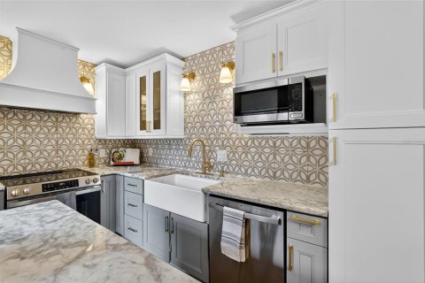 Touwnhouse à vendre à Palm Harbor, Floride: 3 chambres, 146.04 m2 № 1907466 - photo 10