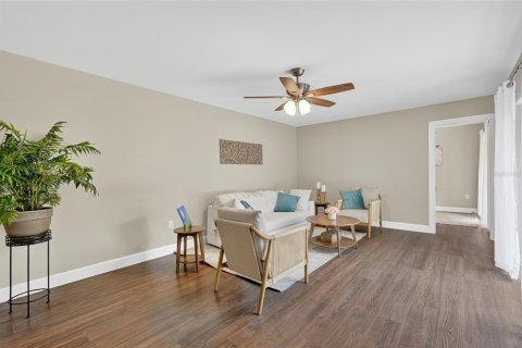Touwnhouse à vendre à Palm Harbor, Floride: 3 chambres, 146.04 m2 № 1907466 - photo 6