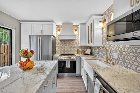 Touwnhouse à vendre à Palm Harbor, Floride: 3 chambres, 146.04 m2 № 1907466 - photo 2