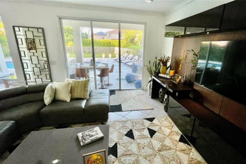 Casa en alquiler en Weston, Florida, 6 dormitorios, 281.49 m2 № 2054587 - foto 17