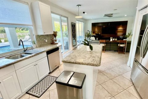 Casa en alquiler en Weston, Florida, 6 dormitorios, 281.49 m2 № 2054587 - foto 13