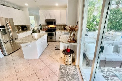Casa en alquiler en Weston, Florida, 6 dormitorios, 281.49 m2 № 2054587 - foto 14