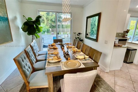 Casa en alquiler en Weston, Florida, 6 dormitorios, 281.49 m2 № 2054587 - foto 9