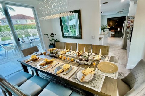 Casa en alquiler en Weston, Florida, 6 dormitorios, 281.49 m2 № 2054587 - foto 12