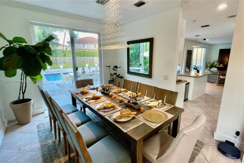 Casa en alquiler en Weston, Florida, 6 dormitorios, 281.49 m2 № 2054587 - foto 11