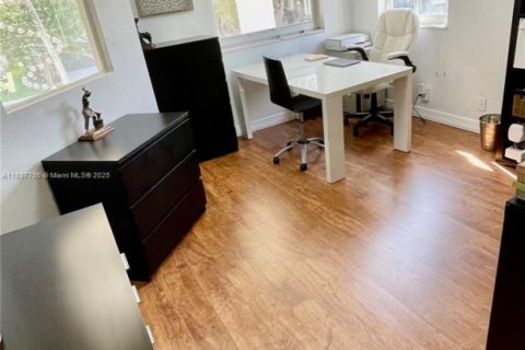 Casa en alquiler en Weston, Florida, 6 dormitorios, 281.49 m2 № 2054587 - foto 24