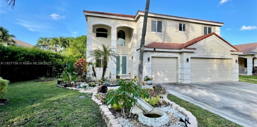 Casa en Weston, Florida 6 dormitorios, 281.49 m2 № 2054587