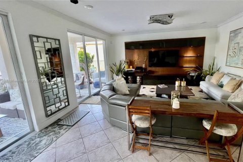 Casa en alquiler en Weston, Florida, 6 dormitorios, 281.49 m2 № 2054587 - foto 16