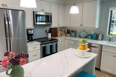 Condo in Stuart, Florida, 2 bedrooms  № 1945630 - photo 23