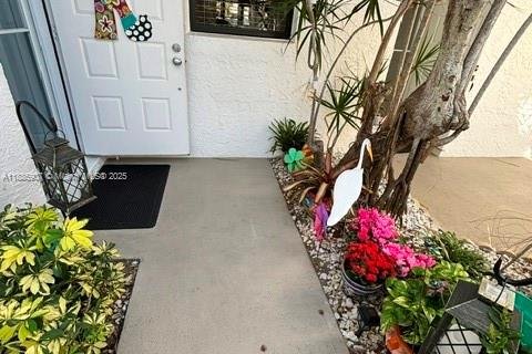 Condo in Stuart, Florida, 2 bedrooms  № 1945630 - photo 3