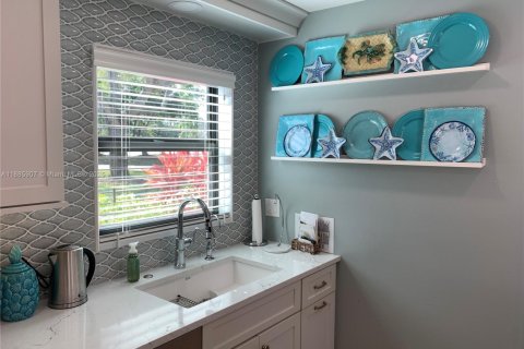 Condo in Stuart, Florida, 2 bedrooms  № 1945630 - photo 22
