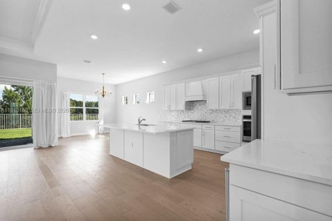 House in Lake Worth, Florida 3 bedrooms, 233.28 sq.m. № 2053871 - photo 15