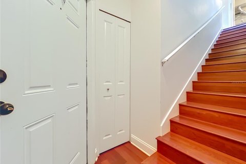 Condo in Orlando, Florida, 1 bedroom  № 2218329 - photo 3