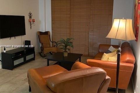 Condo in Hollywood, Florida, 1 bedroom  № 1725974 - photo 3