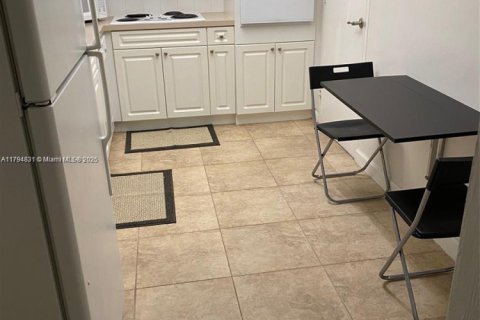 Condo in Hollywood, Florida, 1 bedroom  № 1725974 - photo 5