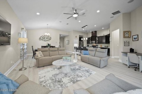 Купить виллу или дом в Дейтона-Бич, Флорида 8 комнат, 184.23м2, № 1516304 - фото 16