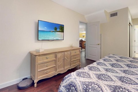 Townhouse in Haines City, Florida 3 bedrooms, 171.31 sq.m. № 1894039 - photo 16