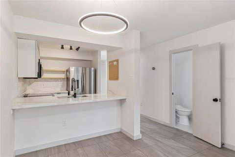 Condo in Gainesville, Florida, 2 bedrooms  № 1784908 - photo 15