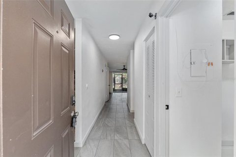 Condo in Gainesville, Florida, 2 bedrooms  № 1784908 - photo 2