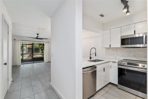 Condo in Gainesville, Florida, 2 bedrooms  № 1784908 - photo 5