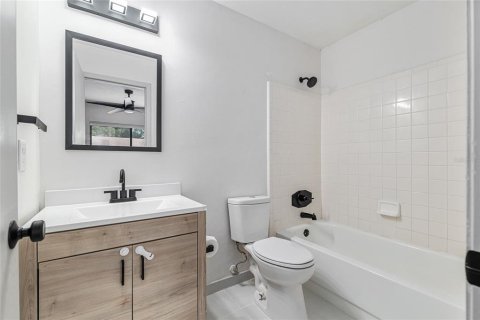Condo in Gainesville, Florida, 2 bedrooms  № 1784908 - photo 27