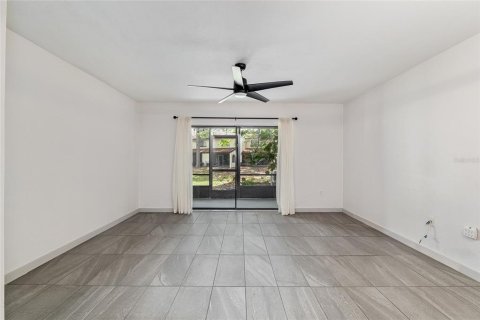 Condo in Gainesville, Florida, 2 bedrooms  № 1784908 - photo 17