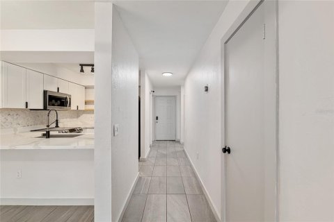 Condo in Gainesville, Florida, 2 bedrooms  № 1784908 - photo 6