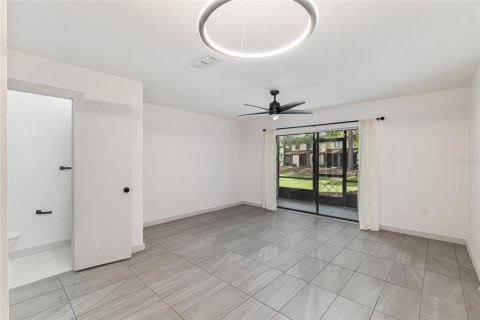 Condo in Gainesville, Florida, 2 bedrooms  № 1784908 - photo 16