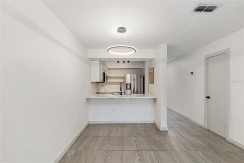 Condo in Gainesville, Florida, 2 bedrooms  № 1784908 - photo 13
