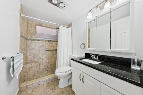 Condominio en venta en Palm Springs, Florida, 1 dormitorio, 83.7 m2 № 2242214 - foto 11