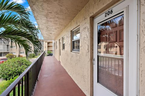 Condominio en venta en Palm Springs, Florida, 1 dormitorio, 83.7 m2 № 2242214 - foto 14