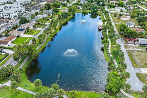 Condominio en venta en Palm Springs, Florida, 1 dormitorio, 83.7 m2 № 2242214 - foto 18