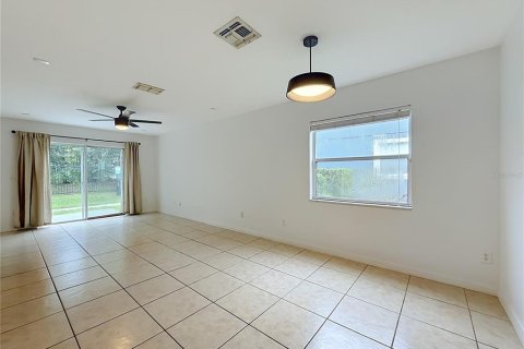 Touwnhouse à louer à Orlando, Floride: 3 chambres, 175.49 m2 № 2284066 - photo 12