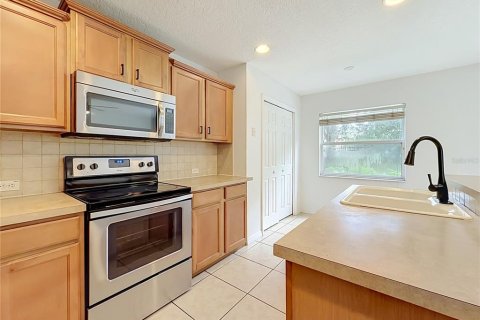 Touwnhouse à louer à Orlando, Floride: 3 chambres, 175.49 m2 № 2284066 - photo 17