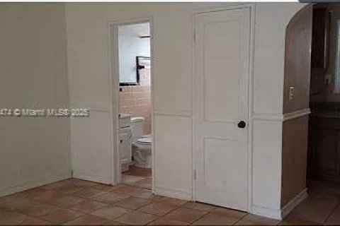 Condominio en venta en Hollywood, Florida, 31.59 m2 № 1978328 - foto 5