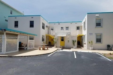 Condominio en venta en Hollywood, Florida, 31.59 m2 № 1978328 - foto 8