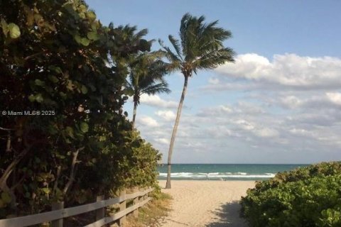 Condominio en venta en Hollywood, Florida, 31.59 m2 № 1978328 - foto 9