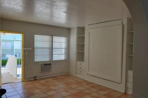 Condominio en venta en Hollywood, Florida, 31.59 m2 № 1978328 - foto 3