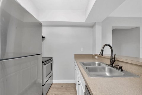 Condo in Tampa, Florida, 2 bedrooms  № 1602743 - photo 5