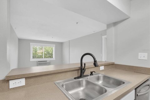 Condo in Tampa, Florida, 2 bedrooms  № 1602743 - photo 6