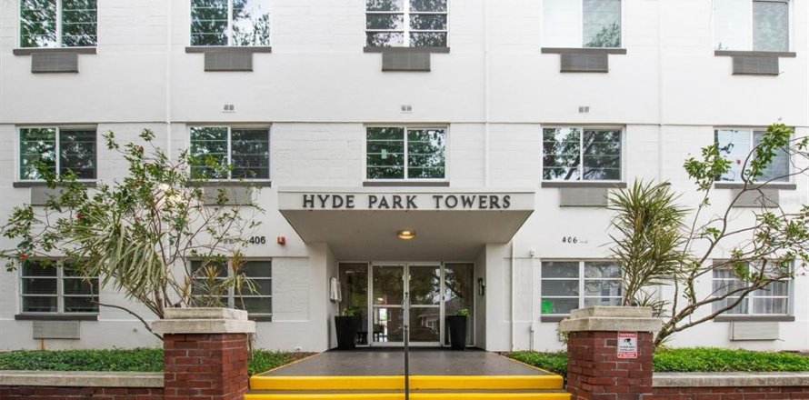 Condo in Tampa, Florida, 2 bedrooms № 1602743