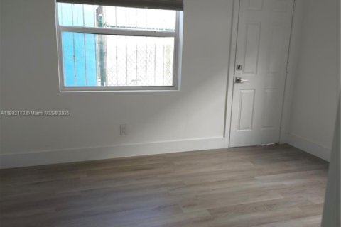 Condominio en alquiler en Miami Beach, Florida, 1 dormitorio, 44.04 m2 № 1953479 - foto 3