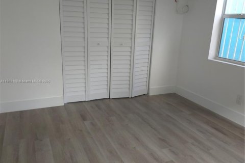 Condominio en alquiler en Miami Beach, Florida, 1 dormitorio, 44.04 m2 № 1953479 - foto 4
