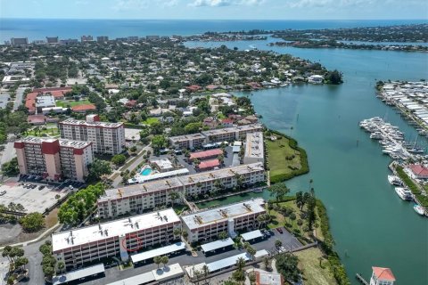 Condo in Venice, Florida, 2 bedrooms  № 1251507 - photo 30