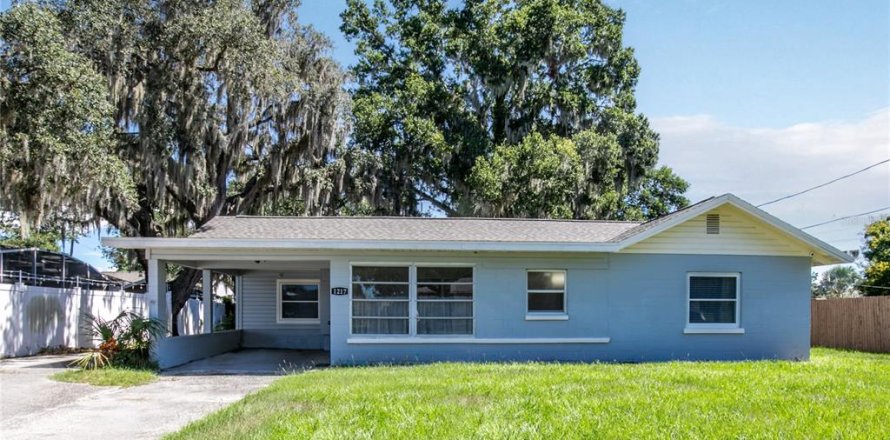 Villa ou maison à Clermont, Floride 3 chambres, 127.09 m2 № 1913654