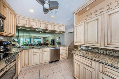 Touwnhouse à louer à Saint Petersburg, Floride: 3 chambres, 153.29 m2 № 2098777 - photo 7