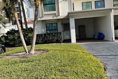 Touwnhouse à louer à Saint Petersburg, Floride: 3 chambres, 153.29 m2 № 2098777 - photo 3